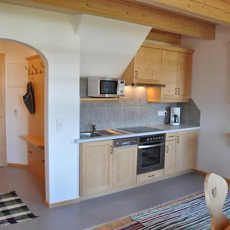 Baerenhuette Troepolach-nassfeld