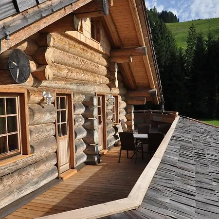 Baerenhuette Troepolach-nassfeld *