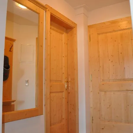 Baerenhuette Troepolach-nassfeld * Jenig