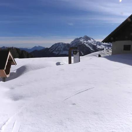 Baerenhuette Troepolach-nassfeld * Jenig